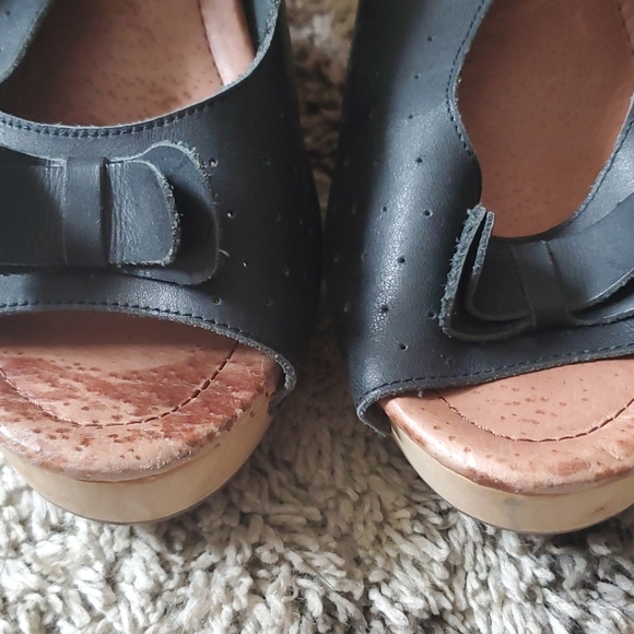 Sutro Footwear San Francisco Wooden Clog Heels - Picture 8 of 8